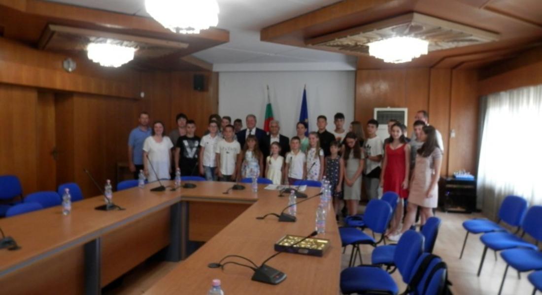 Заместник областните управители Адриян Петров и Владимир Гърбелов проведоха среща с деца на бесарабски българи от Одеса