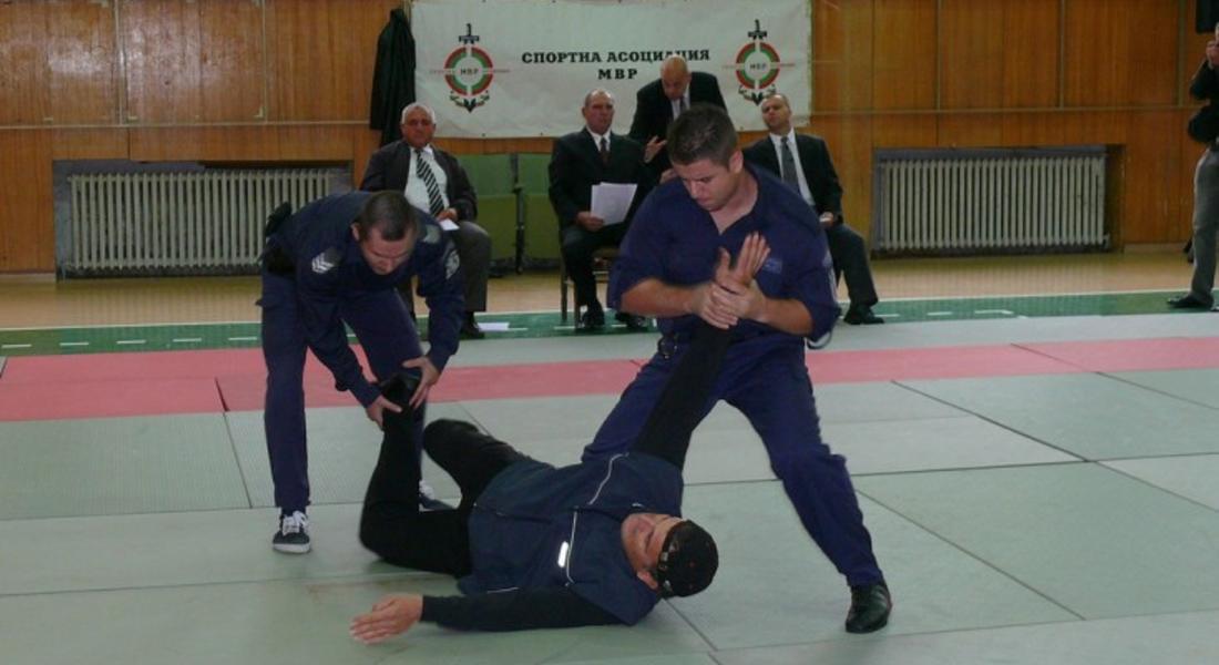 Академията на МВР завоюва първите места в провелия се в Смолян Републикански преглед по лична защита и карате