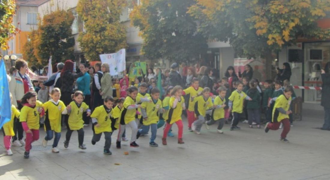 Лекоатлетически крос, посветен на 1 ноември, организира община Смолян за малчуганите от детските градини