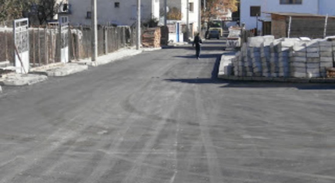  Започна асфалтирането на улици в община Доспат