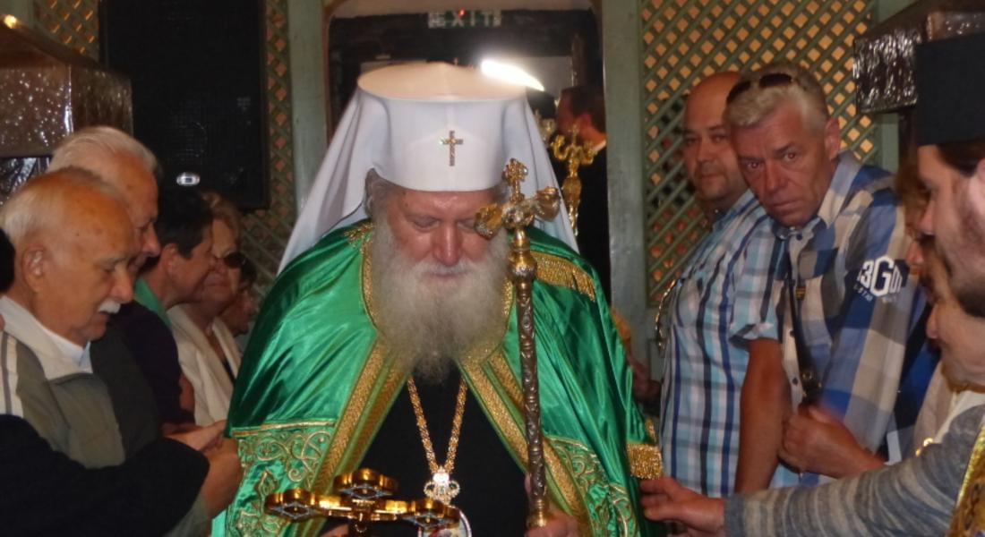 Патриарх Неофит в Широка лъка: „С особена светлина грее към нас образът на екзарх Стефан…“/СНИМКИ/