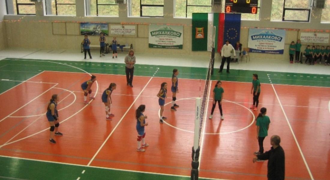 Спортен клуб по волейбол”Родопа” спечели коледния турнир по волейбол за деца