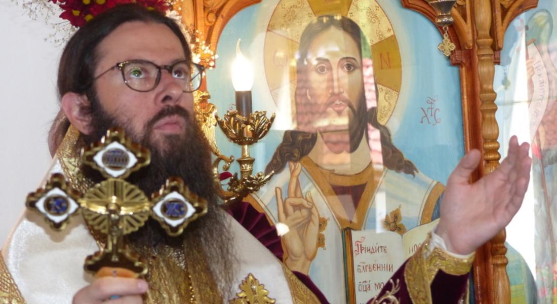  Манастирът „Свети  Пантелеймон“ прие стотици поклонници  за своята 20-годишнина