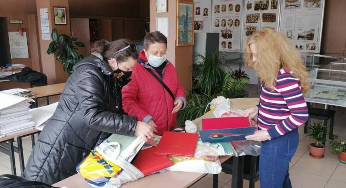 Клуб "Зевзек" направиха дарение на Държавен архив – Смолян по случай 30-годишнината