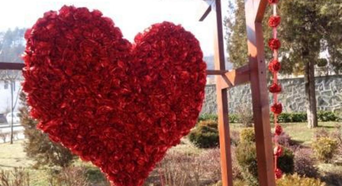  Златоград се преобрази с романтична украса за Деня на влюбените