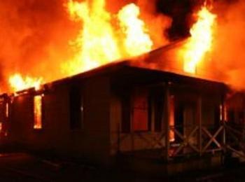 Печка на дърва подпали къща в село Проглед