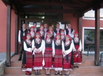 Танцов състав "Акрани" взе участие в празнични мероприятия в съседна Гърция