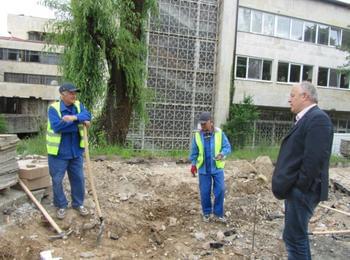 Мелемов провери изпълнението на ремонтните дейности на улици по мащабния проект „Зелена и достъпна градска среда"