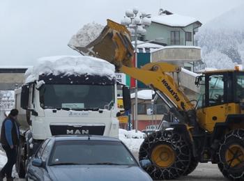 Мелемов: От днес започна извозването на сняг, очакват се нови валежи от сняг