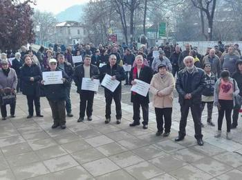Жители от Девин и Доспат въстанаха срещу незаконното увеличаване на цената на водата в област Смолян