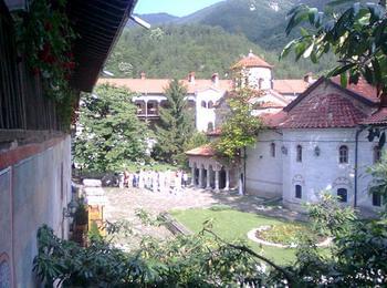  По-добри времена за туристите след смяната на игумена в Бачковския манастир