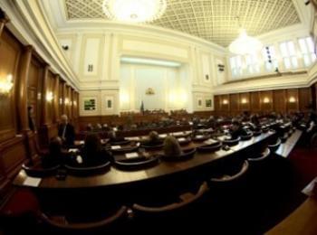 Осем депутати напускат парламента, стават кметове