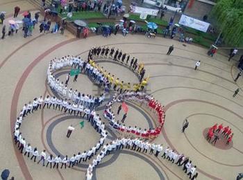  Стотици танцьори извиха хоро в олимпийските кръгове в Чепеларе