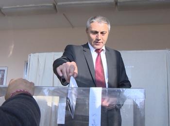  За спасението на България гласува Мустафа Карадайъ