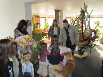БСП- Смолян дари многодетни семейства в Смолян по случай Коледа и Нова година