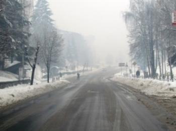 Валежи от сняг се очакват в Смолянско