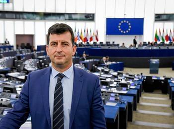 В петък евродепутатът Асим Адемов връчва в Смолян наградите от конкурса за народни будители 
