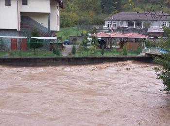 Дъждът предизвика сериозни проблеми в община Рудозем