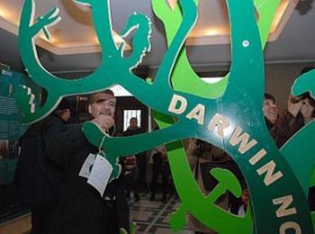 Евродепутатът Владимир Уручев откри британската изложба Дарвин СЕГА