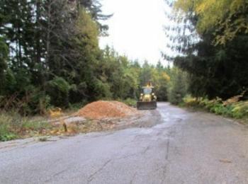 Мокри и хлъзгави са пътищата в община Смолян, повишена е опасността от падащи камъни