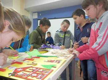  Областният   информационен център - Смолян се превърна  в Европейска детска коледна работилница