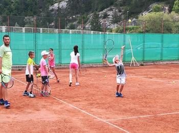 "Тенис клуб Смолян 2013" подготвя бъдещи състезатели