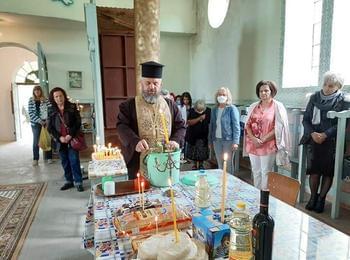 Село Турян посрещна празника с позлатен купол на църквата Св. Богородица 