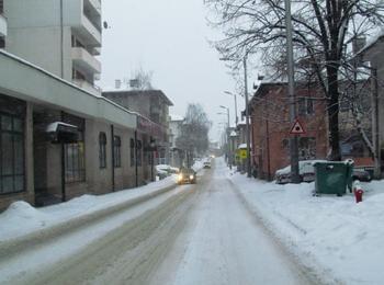 Нов обилен сняг вали в Смолянско, движението с вериги в почти цялата област