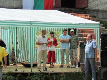 Стотици почетоха празника на смолянкото село Могилица