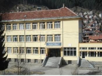 Зимното бедствие затвори училища в Смолянско