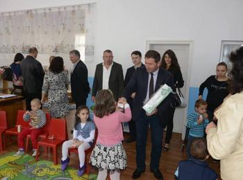 Севим Мусак присъства на откриването на детска градина в Мадан