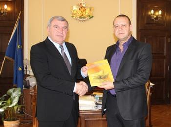 Производители на тютюн благодариха на министър Греков