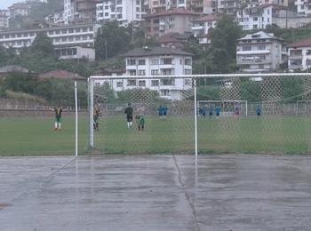  С футболен двубой при проливен дъжд почетоха паметта на легендарния Чоко /СНИМКИ/