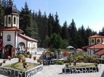 В неделя празнуваме двамата безсребреници и чудотворци  св. св. Козма и Дамян