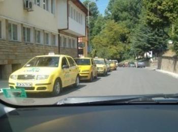 Министерството на транспорта инициира промени в нормативната уредба при таксиметровите превози 