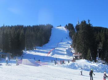 Пампорово предлага добри условия за ски и при пролетните температури