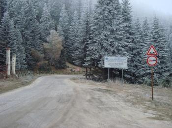 В усойните и високопланински участъци на община Смолян има заледявания