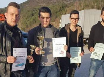 Първо и трето място за възпитаници на ПГТТ от състезание „Млад автомонтьор и водач на МПС”