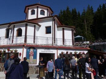   Митрополит Николай ще служи в неделя в епархийския манастир над Смолян