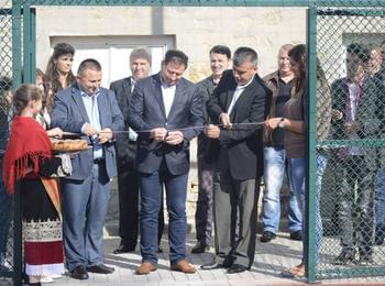  Кандидат-депутати на ДПС присъстваха на откриването на спортна площадка в Букова поляна