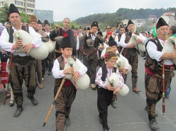 Над 100 каба гайди откриват празника на чевермето в Златоград