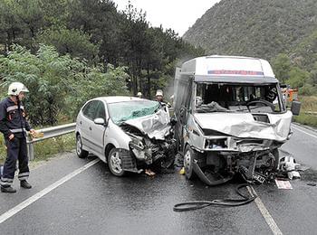 Петима пострадаха при катастрофа на пътя Хвойна-Чепеларе