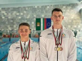 Смолянските плувци със златни медали от международен турнир