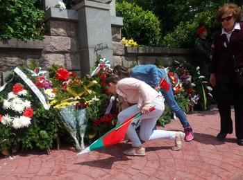 	Смолянчани почетоха 143 години от гибелта на Ботев и загиналите за нашата свобода