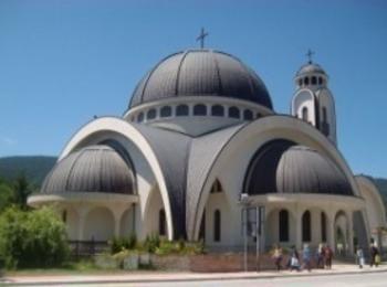Катедралният храм "Св. Висарион Смоленски" получи дарение икона с проскинитарий
