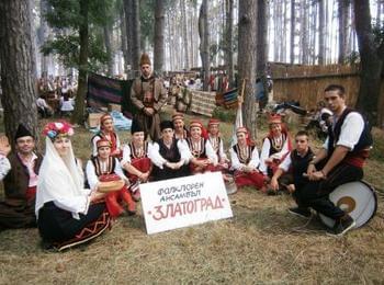 Златоградски самодейци участваха във фестивал в „Жеравна 2013”