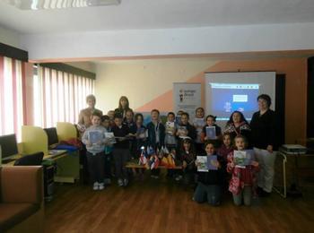  Образователен урок за Европейския съюз с ученици се проведе в библиотеката