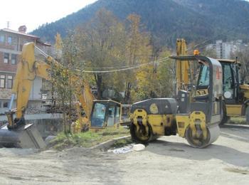 Кметът  Мелемов провери  как се извършват  строително-ремонтните дейности на  моста на  река Черна в Устово 