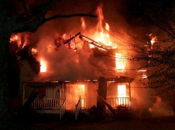 Обявена е кампания за подпомагане на семейство пострадало при пожар в Момчиловци