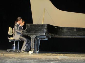 670 лв. се събраха от благотворителния концерт на пианистите Хасан и Ибрахим за  децата с увреждания